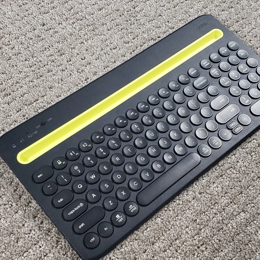onn. Bluetooth Keyboard Black Yellow Cradle Multi-Device M 100074483 Tested Work